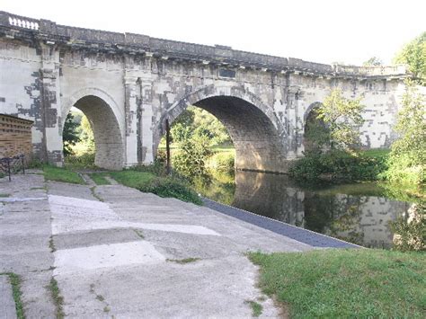 Dundas provides specialist services in subsurface disciplines, petroleum economics, economics training, development engineering, project framing and business process support. Dundas Aqueduct © Jeff Clarke cc-by-sa/2.0 :: Geograph ...