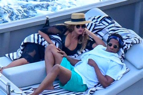 Beyonce Jay Z On A Yacht Off Italys Amalfi Coast