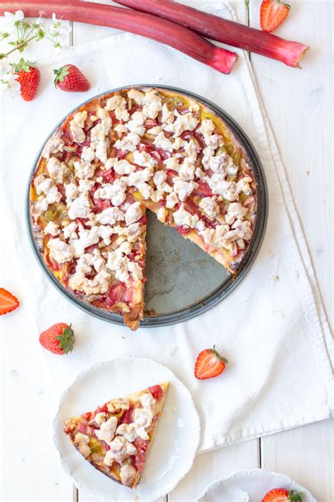 Weitere ideen zu kuchen und torten, kuchen rezepte einfach, kuchen. Pudding-Streusel-Kuchen mit Rhabarber und Erdbeeren ...