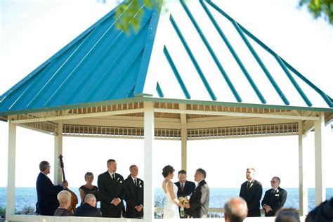 Tesiste her gün sıcak kahvaltı büfesi servis edilmektedir. An amazing Wish Upon a Wedding at the Thomas Welsh ...