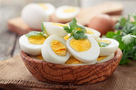 For a hard boiled egg, then you can leave the egg in the hot water for 4 minutes before peeling. How To Make Hard Boiled Eggs In The Microwave (2021) - All ...