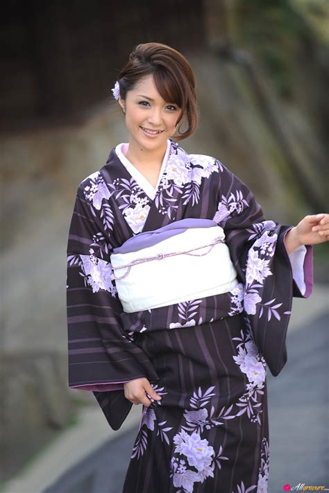 Mihiro Taniguchi Nude In Holiday Kimono Free All Gravure Picture