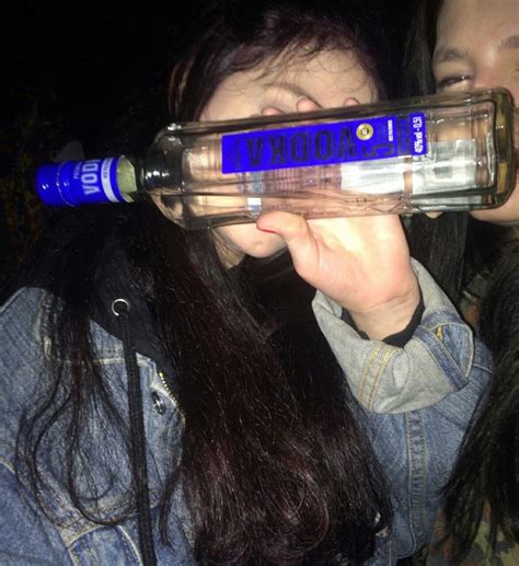 Pin By 𝖕𝖆𝖚𝖑𝖎𝖓𝖆 On People Alcohol Party Alcohol Aesthetic Bad Girl