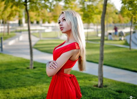 Wallpaper Blonde Portrait Arms Crossed Park Women Outdoors Red