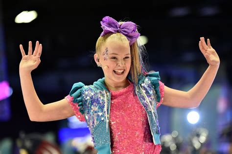 Nickalive Jojo Siwa Dishes On What Shell Be Wearing At Nickelodeons