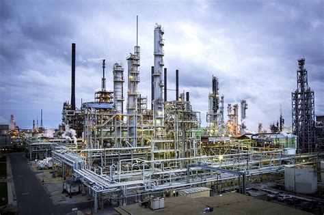 Exxonmobil chemical proudly offers a broad portfolio of petrochemical and polymer products. Advisers recommend ExxonMobil split CEO and chairman roles