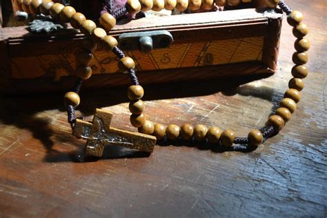 The Rosary And How To Use Rosary Beads St Thomas More Catholic School