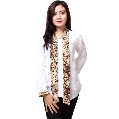 Model kaos lengan panjang pria & wanita. 10 Model Baju Batik Kantor Wanita Kombinasi, Eksotis ...