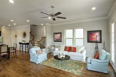 The first important thing to consider when deciding your ceiling fan size is. Spacious Living Room with 10 ft. ceilings, recessed can ...