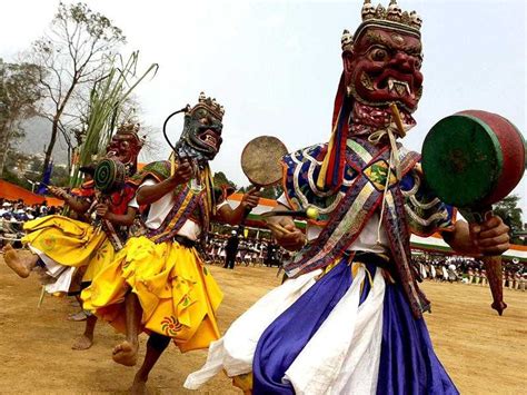 Traditional Dress Of Arunachal Pradesh For Men Women Lifestyle Fun