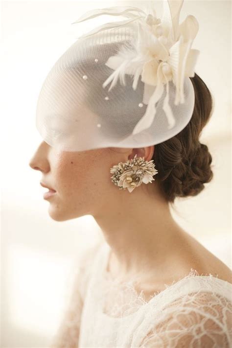 Abiti da sposa (italy) si eseguono artigianalmente fiori in seta organza ecc per abiti da sposa cerimonia ecc… con stoffa personalizzata. LA VELETTA DA SPOSA, UN TOCCO CHIC E RETRO' - La Fata ...