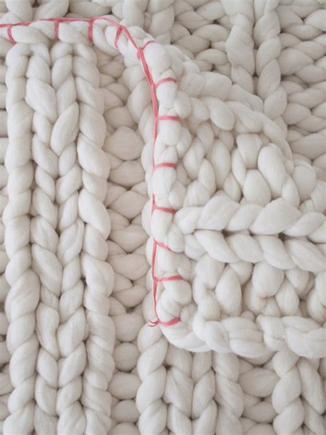 How To Diy Chunky Wool Blankets Apartment Therapy