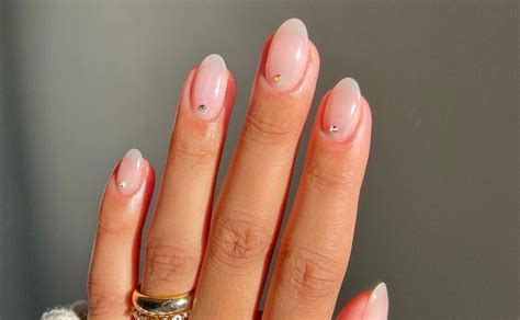 Lip Gloss Nails Are Our New Minimalist Mani Obsession Beautyheaven