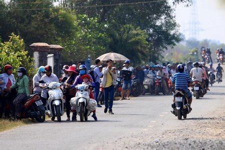Theo đại tá hùng, trước đây đối tượng từng qua lại campuchia, miền các lực lượng có mặt tại hiện trường vụ án. Vụ nổ súng 5 người chết ở Củ Chi: Livestream sai sự thật về cuộc vây bắt Tuấn 'khỉ' bị xử lý như ...