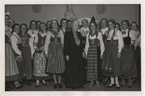 Selma Lagerlöf med seminarieelever - Högre lärarinneseminariet 1936 ...