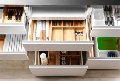 ¡cuántas baldas de cocina y estantes de pared tenemos! Kitchen Storage