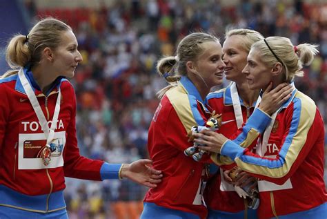 Russian Athletes Kissing Mirror Online