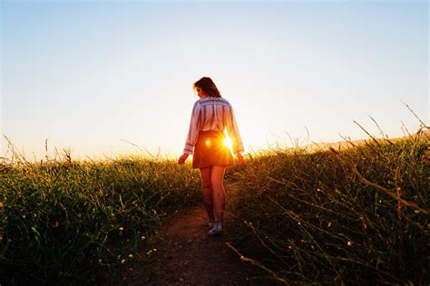 Walking Into The Light Pictures Download Free Images On Unsplash