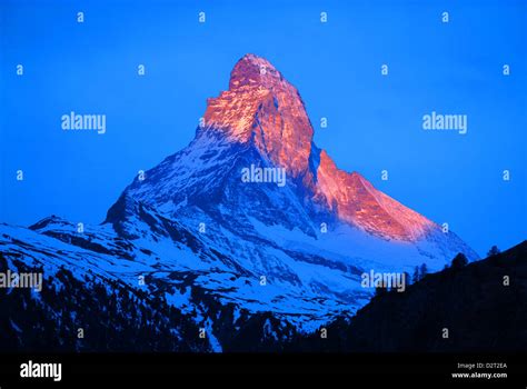 Sunrise On The Matterhorn Zermatt Winter Switzerland Stock Photo Alamy