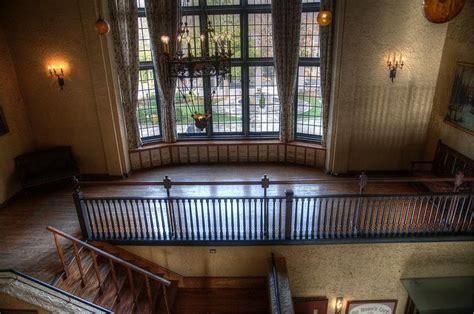 Casa Loma Central Staircase Castle On The Hill Architecture Old