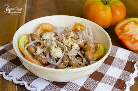 Pochi e semplici ingredienti per una insalata fredda. INSALATA DI TONNO E FAGIOLI (L'insalata veloce con fagioli ...