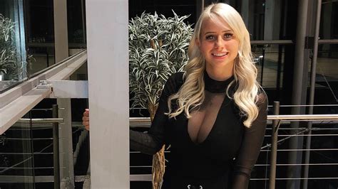 Ex Bachelor Girl Carina Spack Muss Wegen Crash Vor Gericht