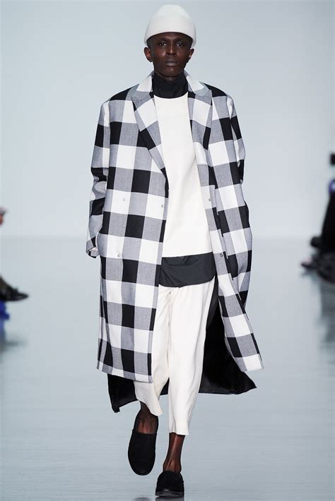 Peki bekar, evli bir çocuklu eşi çalışmayan ne kadar agi̇ alacak. Agi & Sam Fall 2014 Menswear Collection - Vogue
