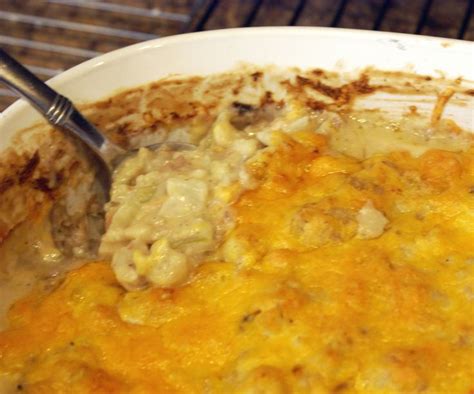 Top evenly with potato chips. Low-Carb Tuna "Noodle" Cauliflower Casserole | The cheese, My mom and Celery