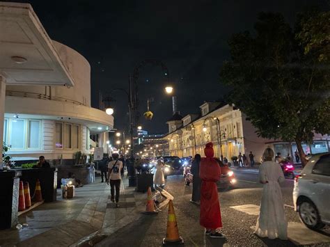 Pesona Jalan Asia Afrika Kota Bandung Di Malam Hari Laman 2 Dari 2