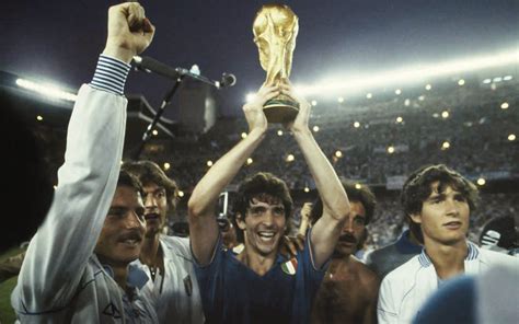 Bélgica (66) por detrás de españa en esta lista pero por poco con 66 tantos. Muere Paolo Rossi, gran figura de la Selección de Italia ...