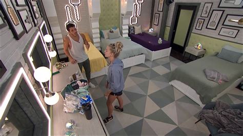 Nicole Talks With Cody About Christmas Catching Her In A Small Lie