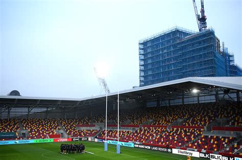 6 you won't have a trouble/problem finding a hotel. London Irish's new ground: Brentford Community Stadium ...