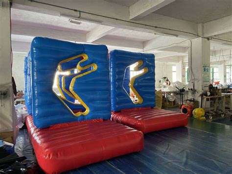 25m Long Happy Inflatable Human Body Through Wall Game For Team