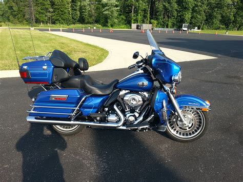 2010 Harley Davidson® Flhtcu Ultra Classic® Electra Glide® Blue