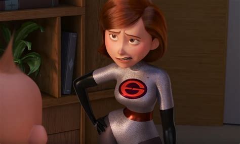 The Incredibles Clip Shows Elastigirl Isn T Happy With Her New Suit