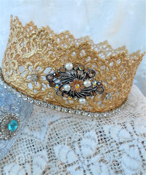 Lace Crowns Quick Microwave Method