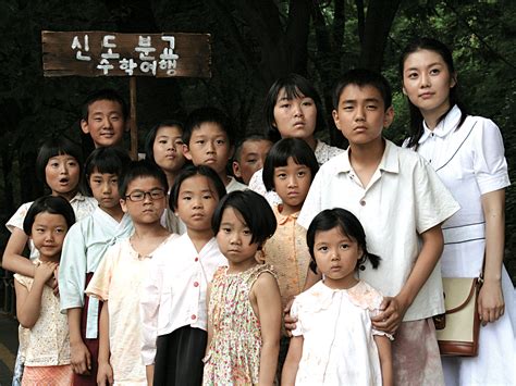 Snowdrops, hope flowers are the first flowers in the new year. Do You See Seoul? - AsianWiki