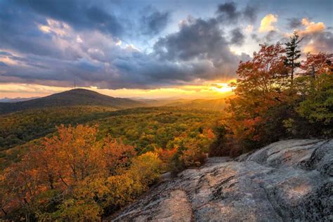 The blue ridge parkway is one of the most popular tourist destinations in the country. 7 Fabulous Things to do on the Blue Ridge Parkway