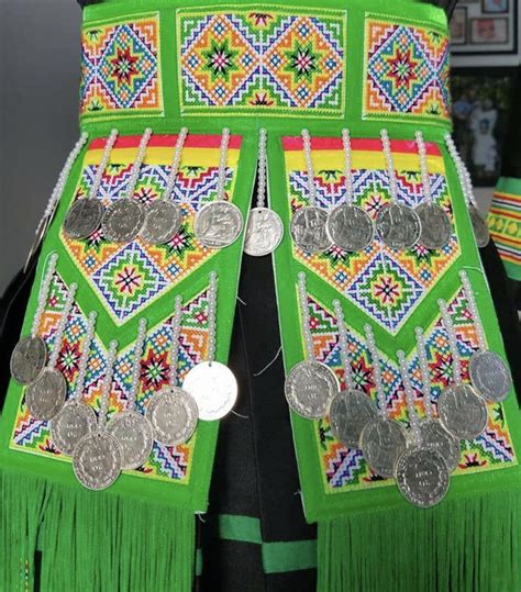 this-green-vs-traditional-pink-trim-is-stunning-hmong-pattern,-hmong-patterns,-hmong-embroidery
