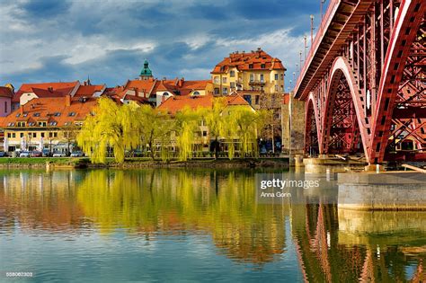 Maribor lies at the heart of central europe, at the historical and geographical crossroads of western maribor was first mentioned back in the 12th century and has experienced ups and downs in its nine. Maribor City Reflections In Drava River Slovenia Stockfoto ...