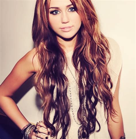 in lovee too bad she chopped it all off hair ideas dark blonde hair color miley cyrus