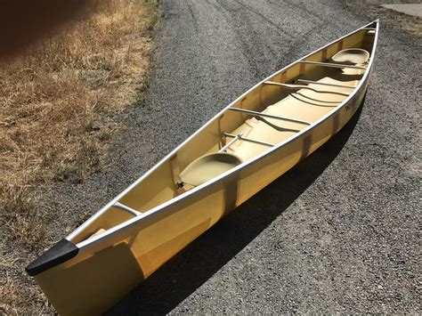 The Wenonah Adirondack Canoe A Lightweight And Durable Boat For All