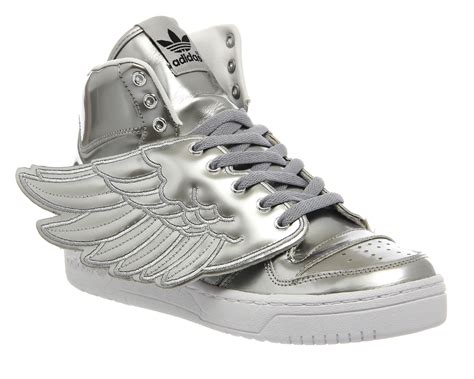 Adidas originals and jeremy scott are determined to stray away from the term normal and the latest wings installment proves just that. adidas Jeremy Scott Js Wings Silver Metallic - Unisex Sports