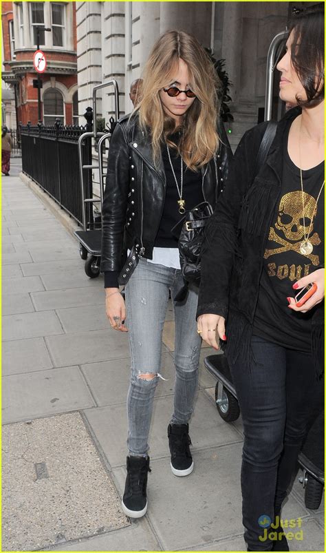 Cara Delevingne Says She S So Excited About Paper Towns Role Photo Photo Gallery