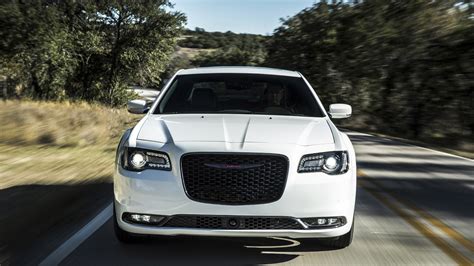 2023 Chrysler 300 Gets One New Option Otherwise Unchanged Autoblog