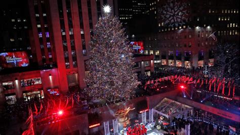 Tis The Season Rockefeller Center Christmas Tree Lights Up Ctv News