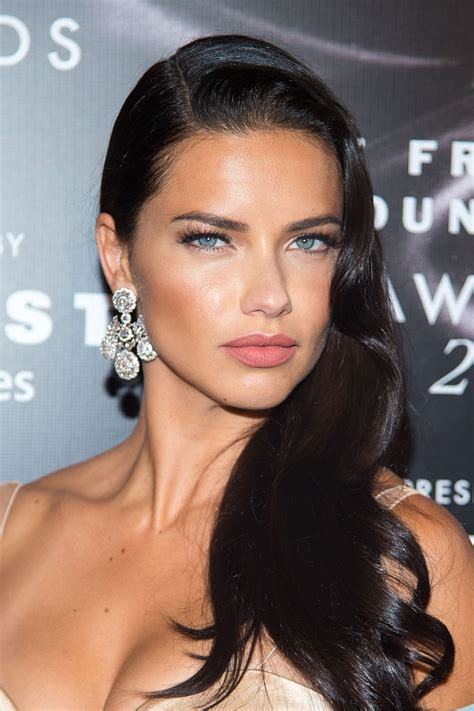 The Fall 2020 Hair Colors Youre Going To See Everywhere Adriana Lima