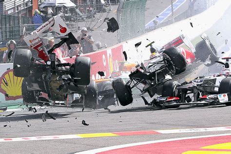 Das war tag acht in tokio. Formel 1 Belgein GP 2012 Unfall - autobild.de