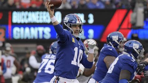 Watch Every Throw From Eli Mannings Near Perfect Day