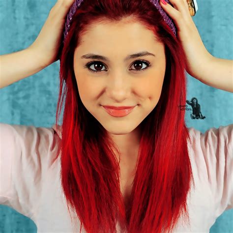 She began her career in the role of cat valentine for the hit nickelodeon show victorious and later its spinoff sam. Ariana Grande - Fashion Style